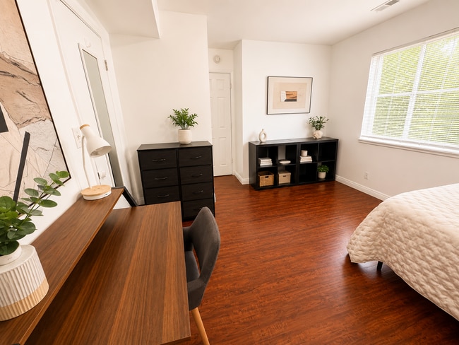 Building Photo - 68 E 200 S