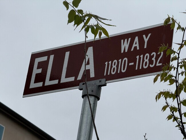 Building Photo - 11812 Ella Ln