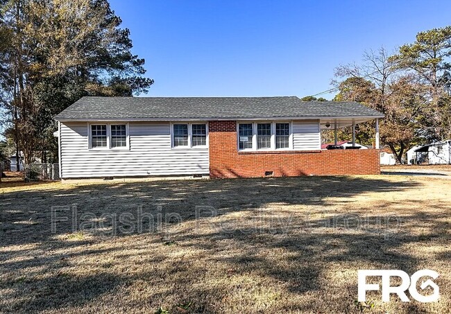 Building Photo - 1305 Robin St