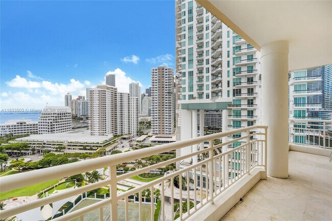 Building Photo - 888 Brickell Key Dr