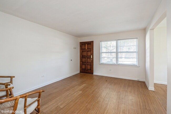 Building Photo - 541 Barnsdale Rd