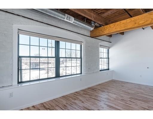 Foto del edificio - 210 Broadway