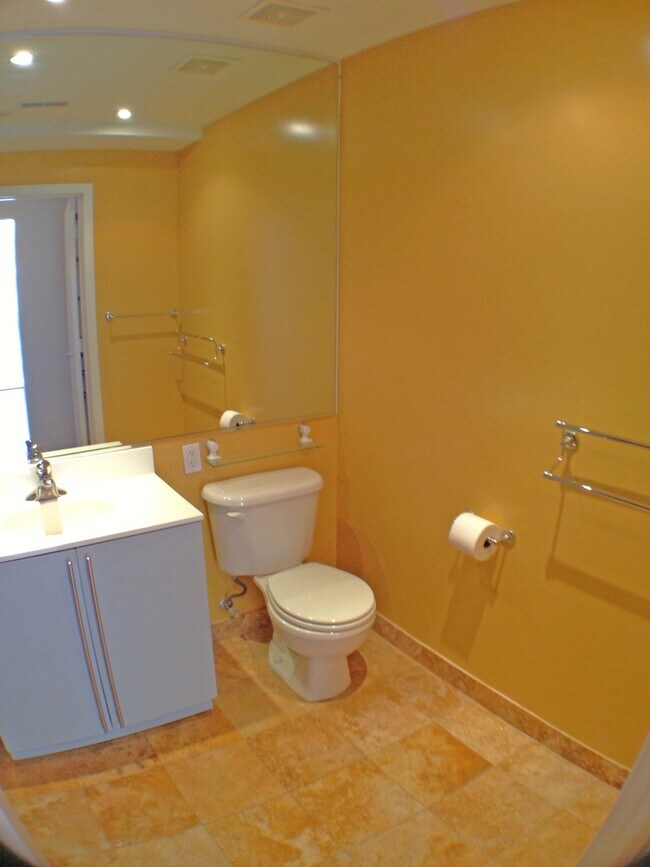 Foto del edificio - 1300 13th St NW