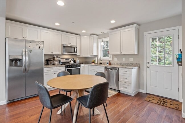 Building Photo - 38 Perham St