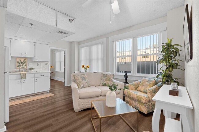 Foto del edificio - 411 1st Ave N