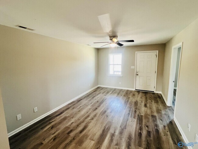 Foto del edificio - 1807 Graymont Ln SW