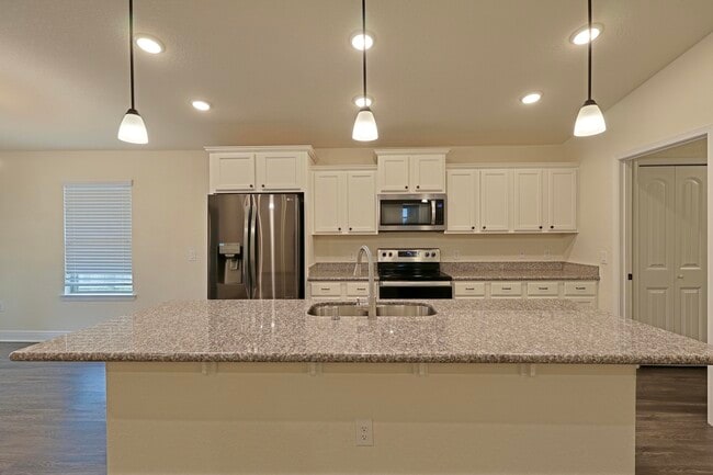 Foto del edificio - 6114 Redberry Dr