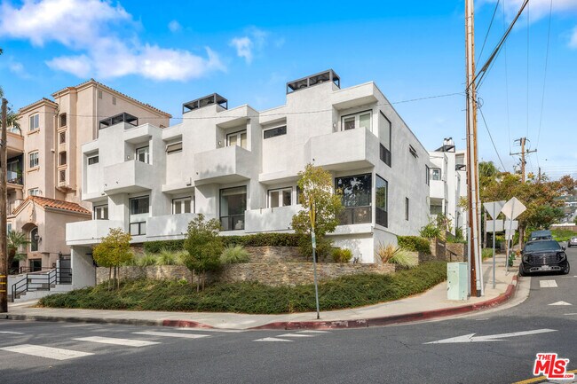 Foto del edificio - 8601 West Knoll Dr