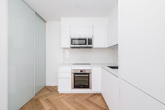 Photo du bâtiment - 110 Wellesley St E