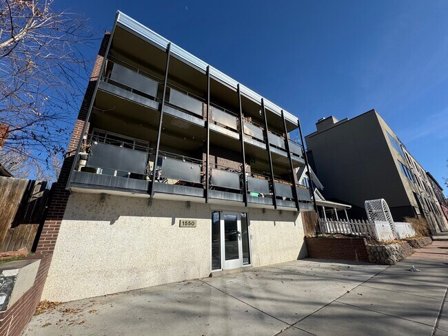 Building Photo - At the Parc