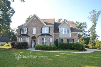Building Photo - 605 Morningside Dr N