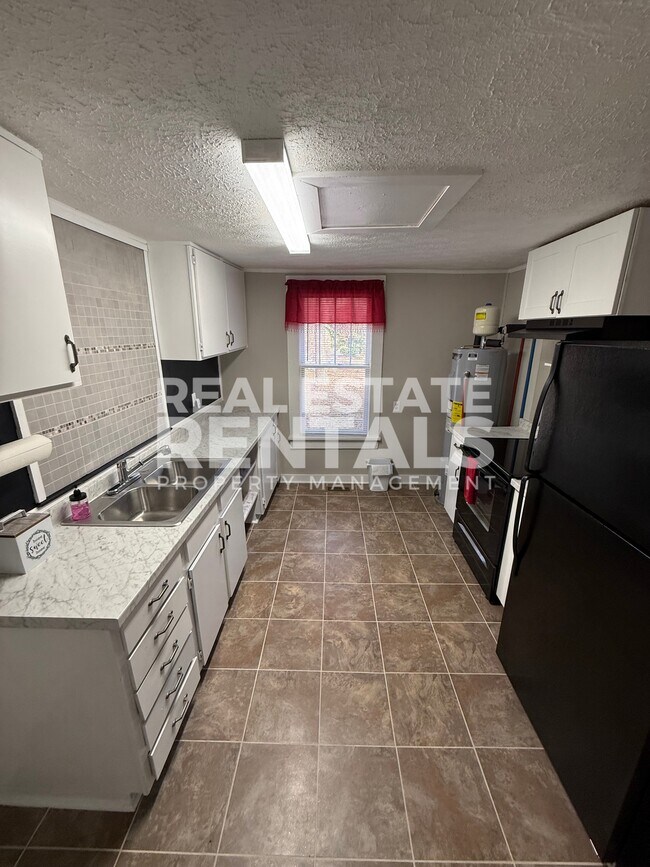 Building Photo - 1036 Glendale Ave