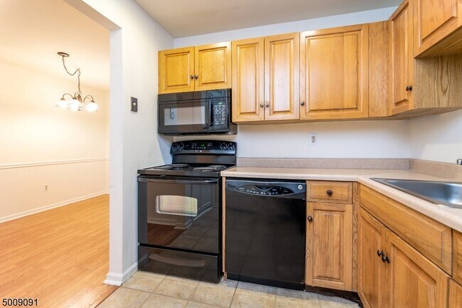 Foto del edificio - 342 Potomac Dr