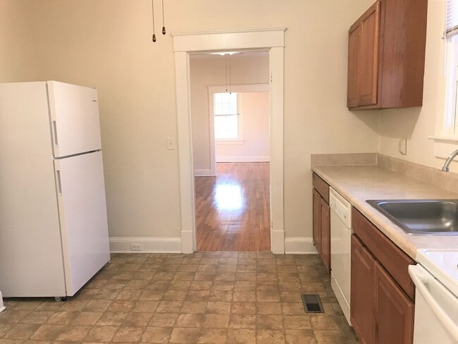 Building Photo - Lovely Rancher For Rent in Heart of South ...