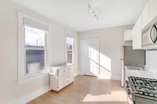 Foto del edificio - 5815 Ellsworth Ave