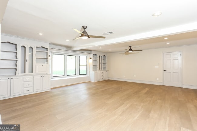 Building Photo - 1056 Indian Hills Pkwy NE