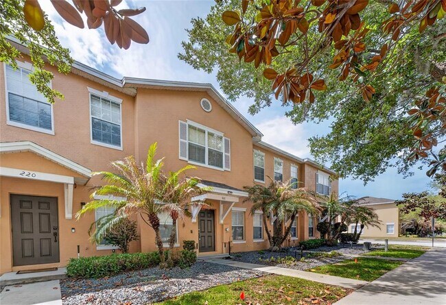 Foto del edificio - 216 Deepcove Rd