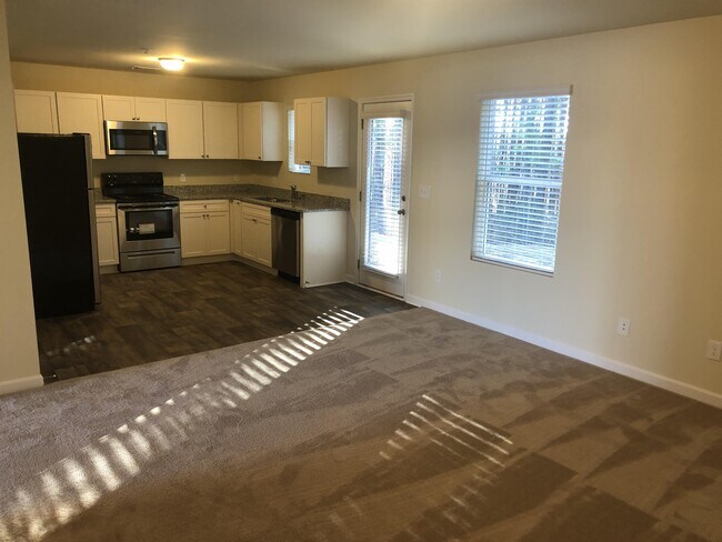 Building Photo - 645 Carlton Pointe Dr