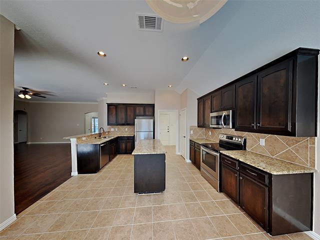 Building Photo - 7409 Errandale Dr