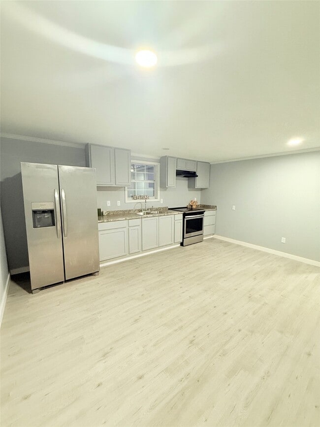 Foto del edificio - 12090 Canal St