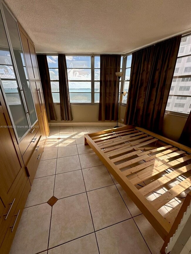 Foto del edificio - 801 Brickell Bay Dr