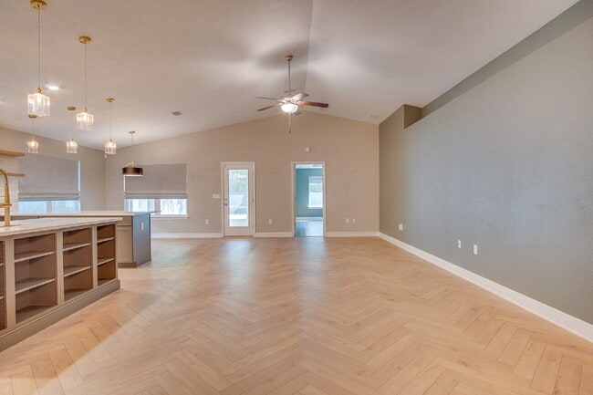 Building Photo - Spacious 4-Bedroom Home in Milton Near I-10 and Top-Rated Schools