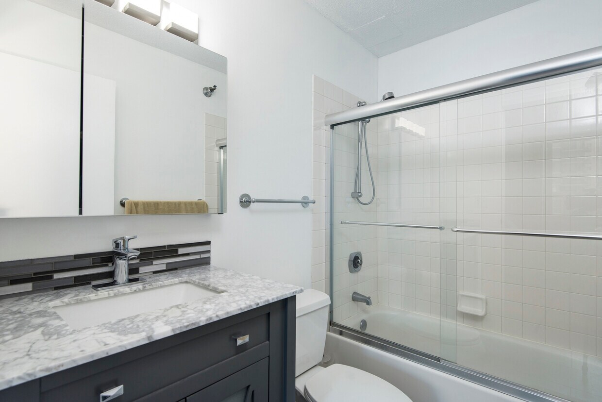 Foto principal - 1309 N Wells St