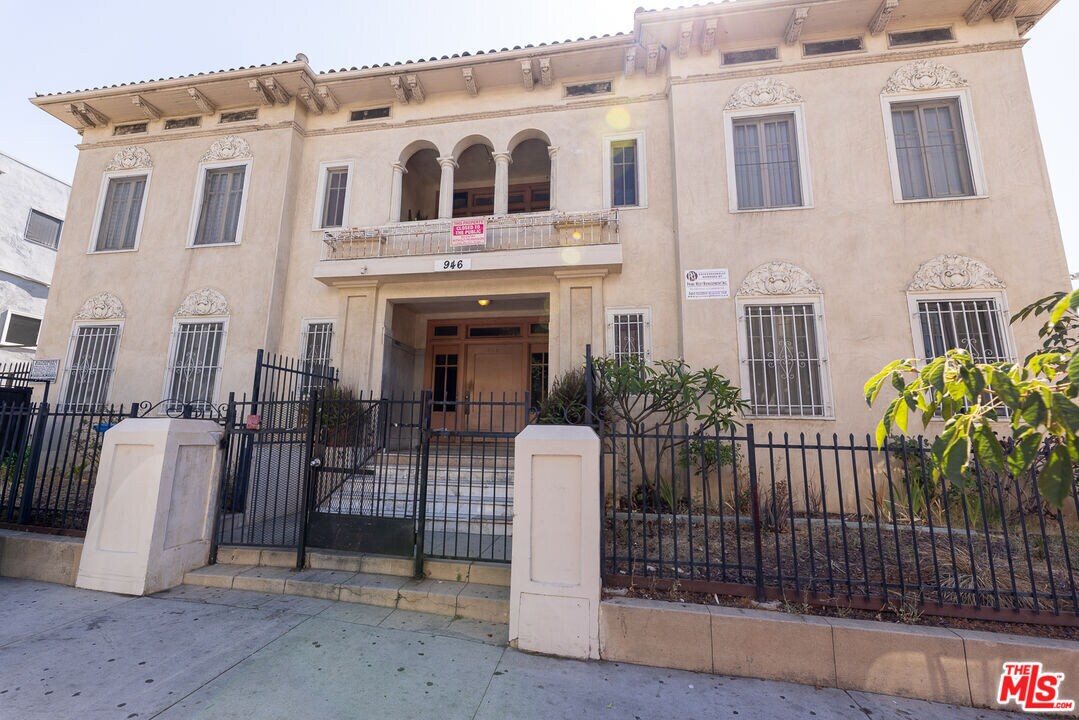 Foto principal - 946 S Burlington Ave