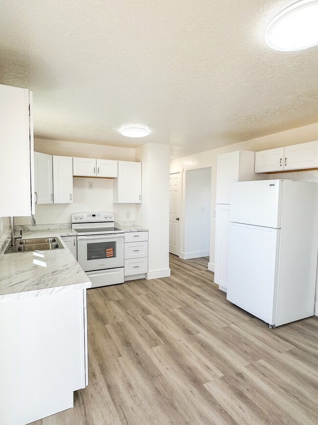 Building Photo - 5699 S Copper City Dr