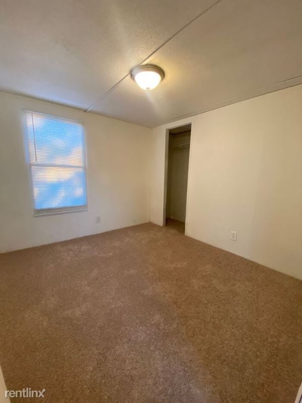 Building Photo - 3 br, 1.5 bath House - 2035 Spencer Creek