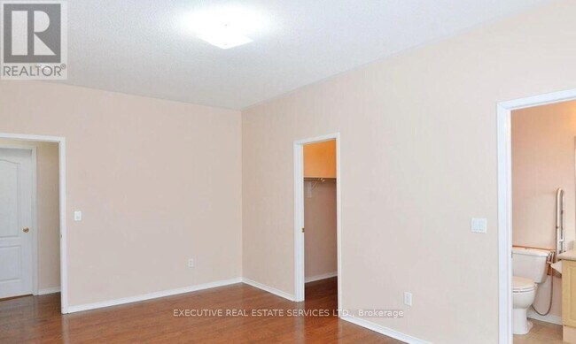 Building Photo - 11 Midvale Rd