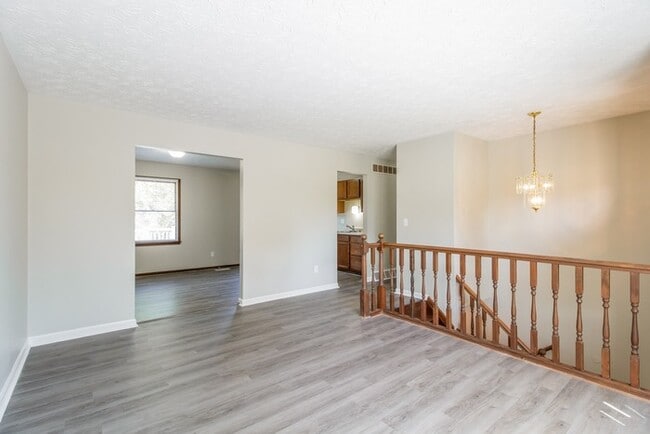 Building Photo - Stunning 3-Bedroom in Burlington