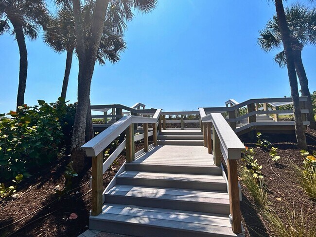 Building Photo - 4751 Gulf Shore Blvd N