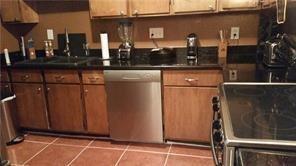 Foto del edificio - 6540 Coveview Ct
