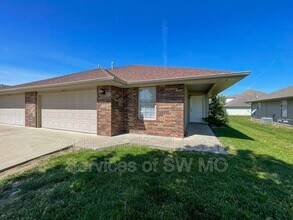 Building Photo - 1237 N Northwood Ave