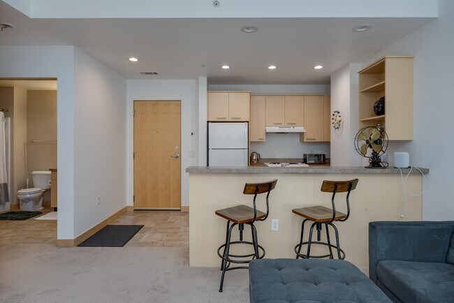 Foto del edificio - 309 W Washington Ave