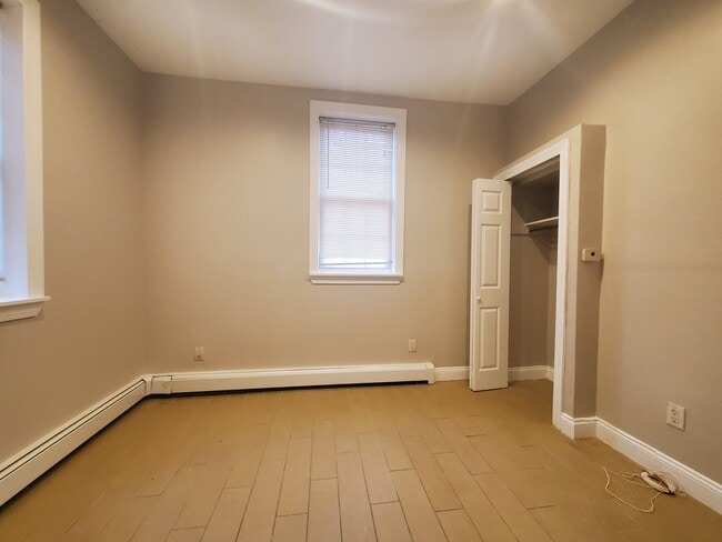 89-91 E 25th St 14 - 90 E 25th St