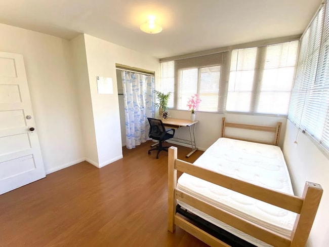 Foto del edificio - 1142 W 37th Pl