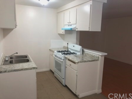 Foto del edificio - 13921 Yukon Ave