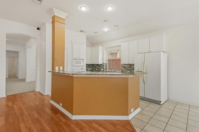 Foto del edificio - 9312 Vista Cir