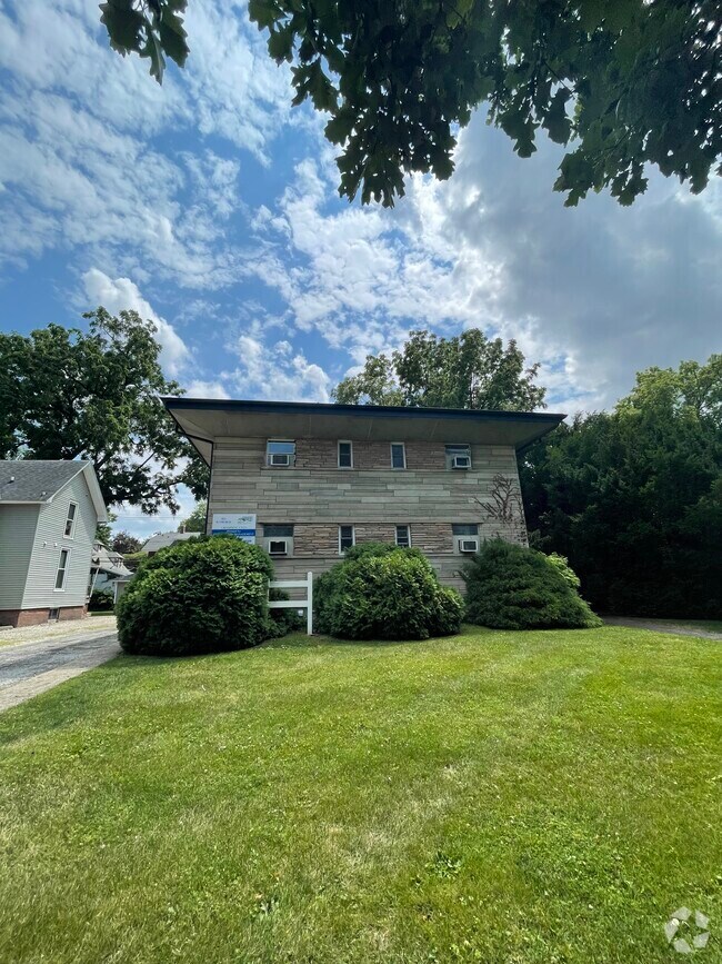 Park Avenue West Apartments for Rent Champaign, IL 5 Rentals