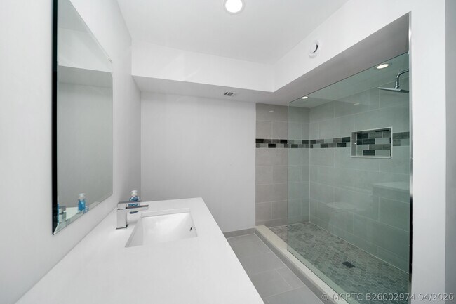 Foto del edificio - 505 Brackenwood Pl