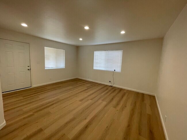 Foto del edificio - 413 Laurel Ave