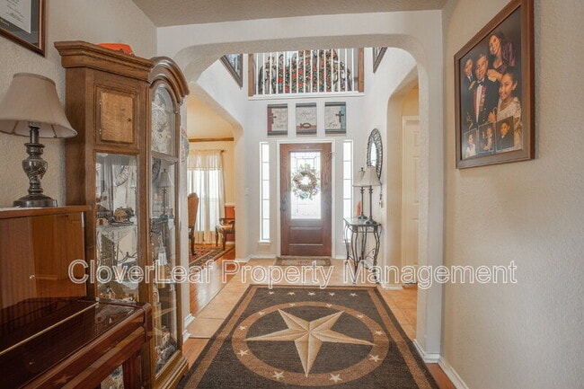 Building Photo - 2457 Divine Way