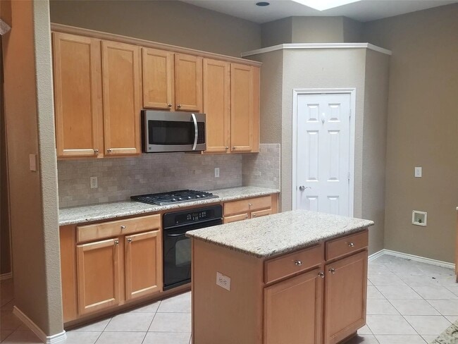 Building Photo - 9208 Sterling Gate Dr