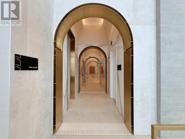 Photo du bâtiment - 1000 Portage Pkwy