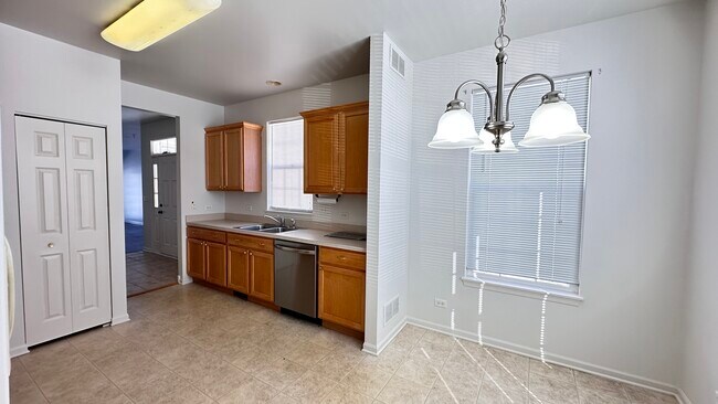 Foto del edificio - 1535 Reserve Ln