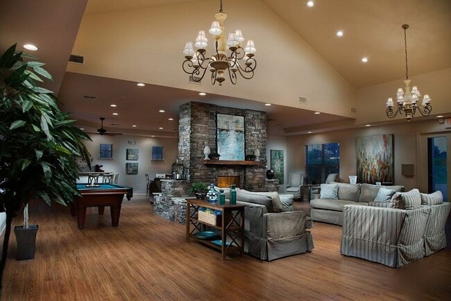 Foto del edificio - 3400 McCullough Blvd