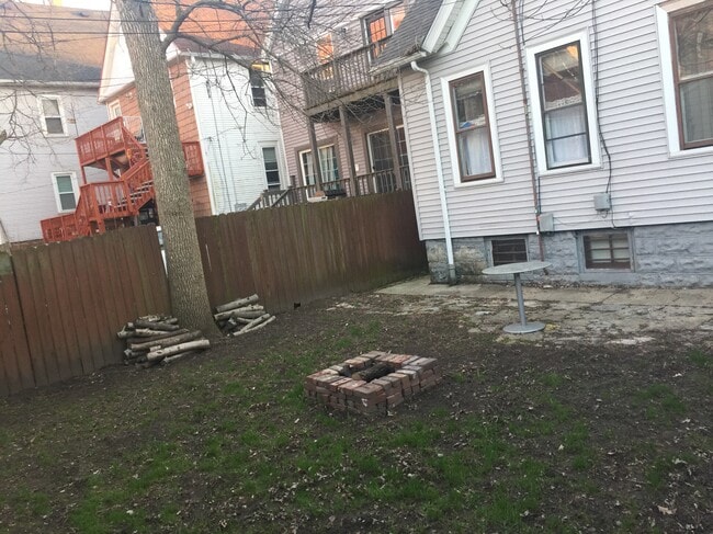 Building Photo - 2730A N Oakland Ave