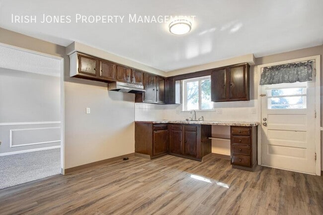 Building Photo - 5700 Glendale Dr